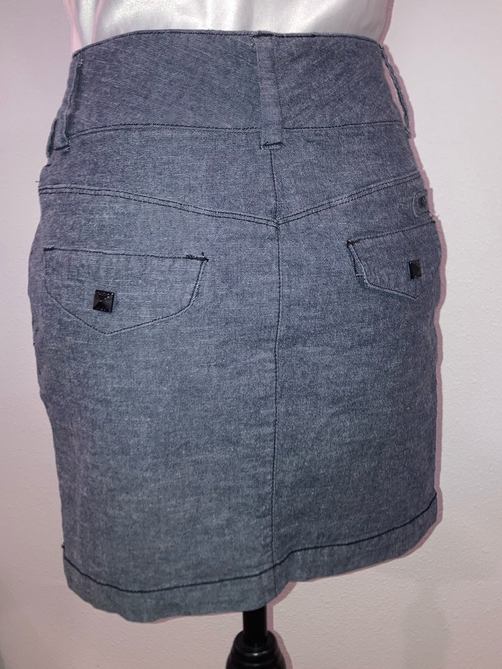 OBEY Propaganda Light Grey Denim Studded Mini Skirt Size 26 Logo Pockets - Picture 3 of 12